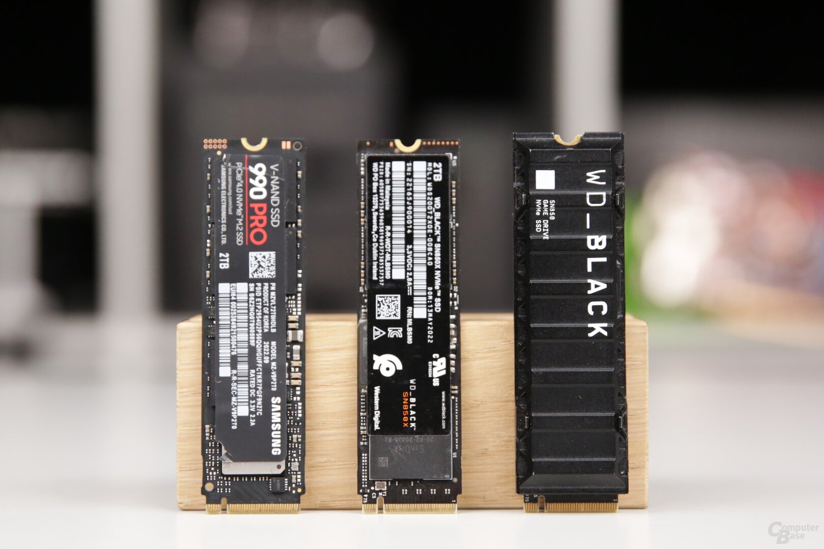 v.l.n.r. Samsung 990 Pro, WD Black SN850X, WD Black SN850