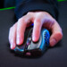 Razer Naga V2 Pro: MMO-Maus bietet anpassbares Mausrad mit 6 Scroll-Modi