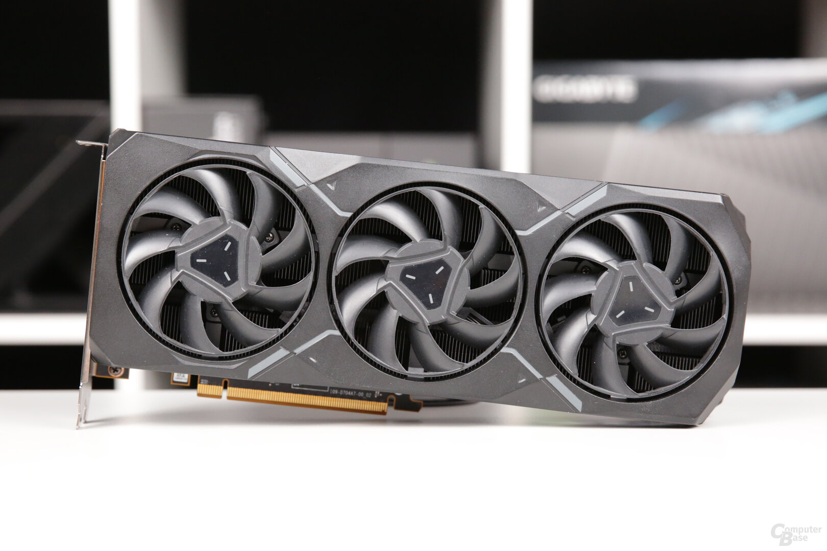 AMD Radeon RX 7900 XT