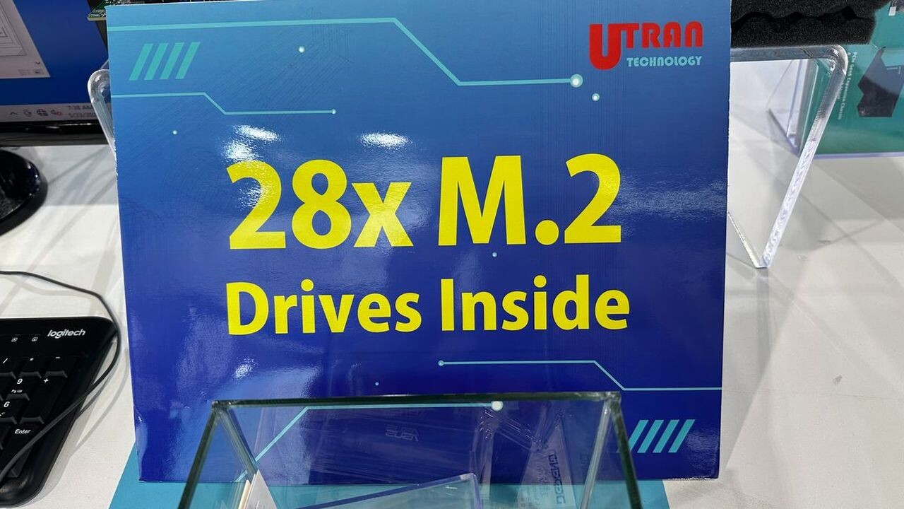 Utran Technology: 28 M.2-SSDs in einer PCIe-5.0-Karte untergebracht