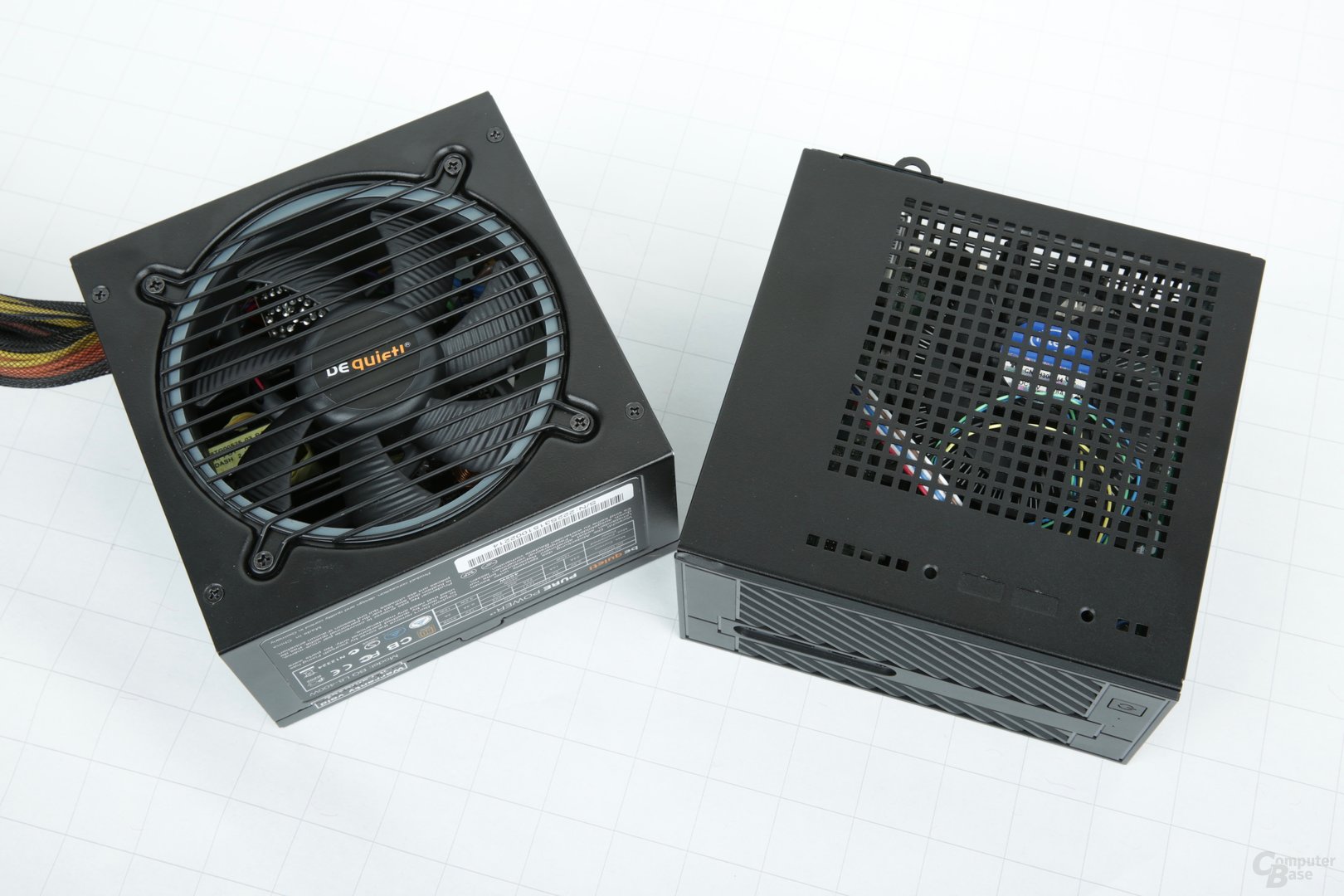 ASRock DeskMini 110 im Vergleich mit einem Netzteil
