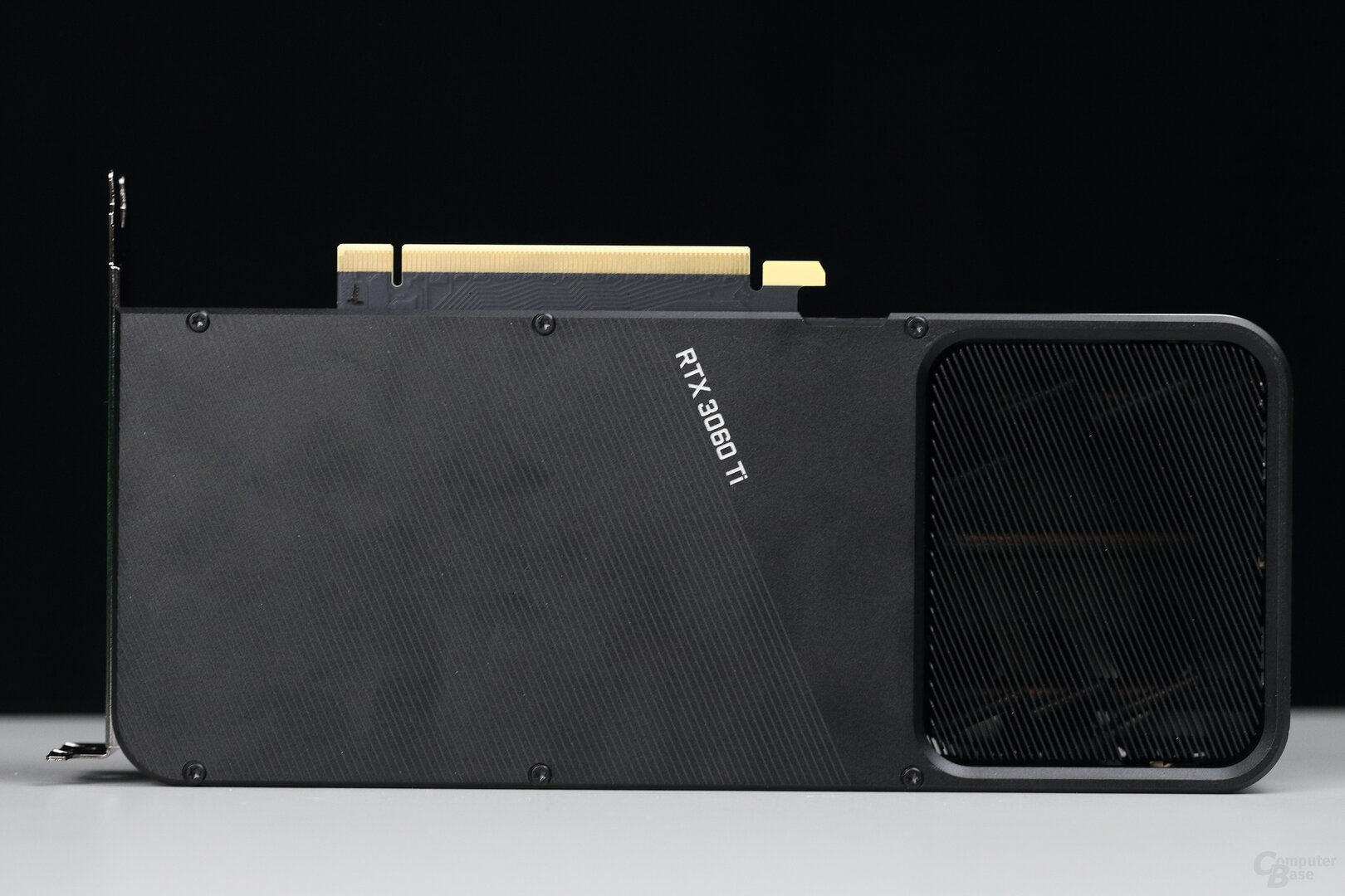 Rückseite der Nvidia GeForce RTX 3060 Ti Founders Edition
